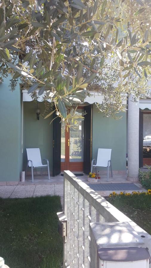 La Casa Sul Parco Apartment Valeggio sul Mincio Bagian luar foto