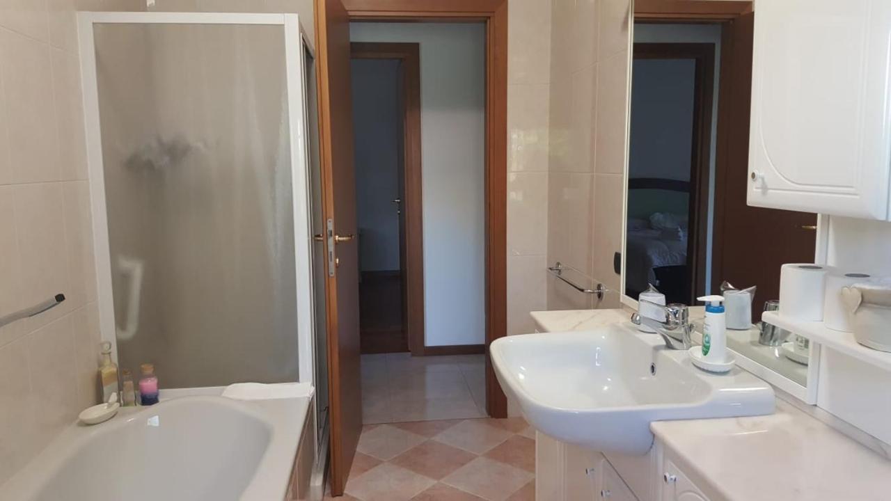 La Casa Sul Parco Apartment Valeggio sul Mincio Bagian luar foto